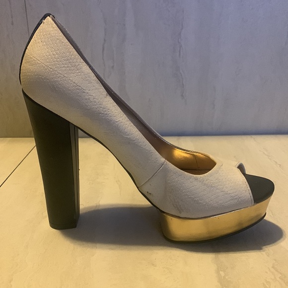 Mossimo Women's Textured White Black Peep Toe Platform Heels Size 8.5 - Picture 9 of 15